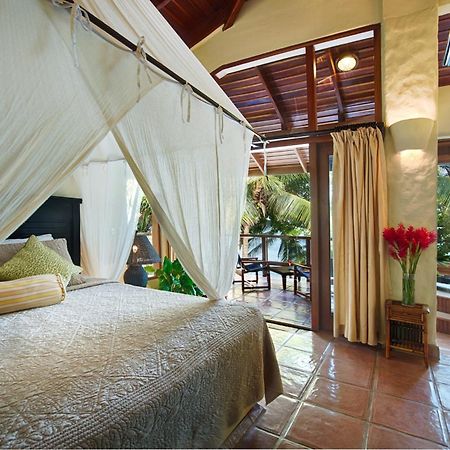 Elegant Costa Rican Villa With Oceanfront Infinity Pool Rio Grande Luaran gambar