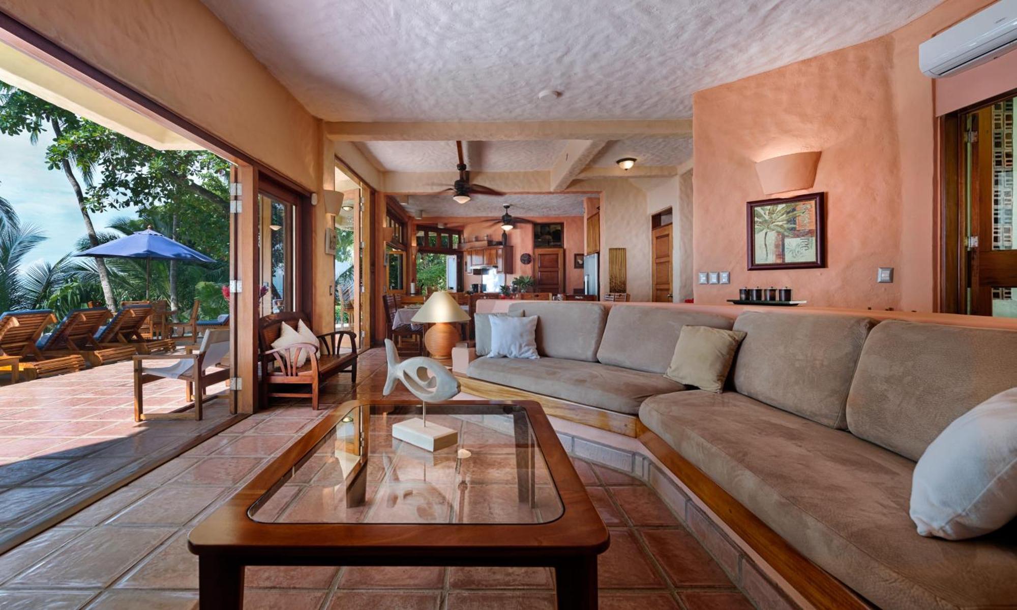 Elegant Costa Rican Villa With Oceanfront Infinity Pool Rio Grande Luaran gambar